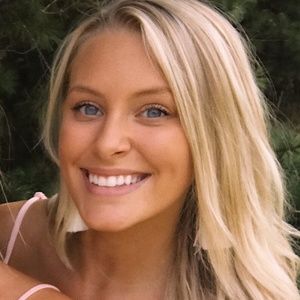 Meet your Posher, Hallie